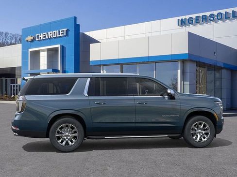 New 2026 Chevrolet Suburban Premier image 5