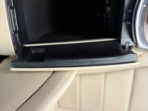 Used 2018 Mercedes-Benz GLC 300 4MATIC image 33