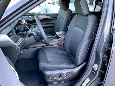 New 2025 Jeep Grand Cherokee L Laredo w/ Luxury Tech Group I image 8