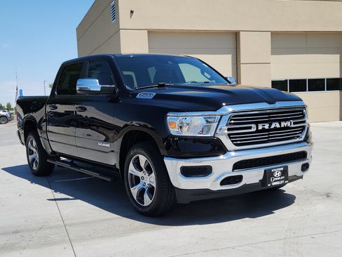 Used 2023 RAM 1500 Laramie AWD/4WD image 7