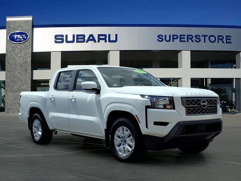 Used 2022 Nissan Frontier SV RWD image 1