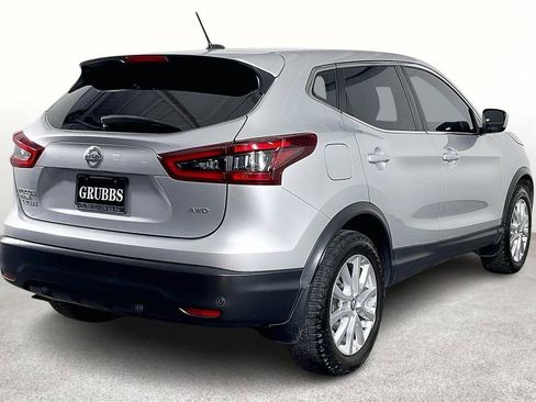 Used 2022 Nissan Rogue Sport S image 2