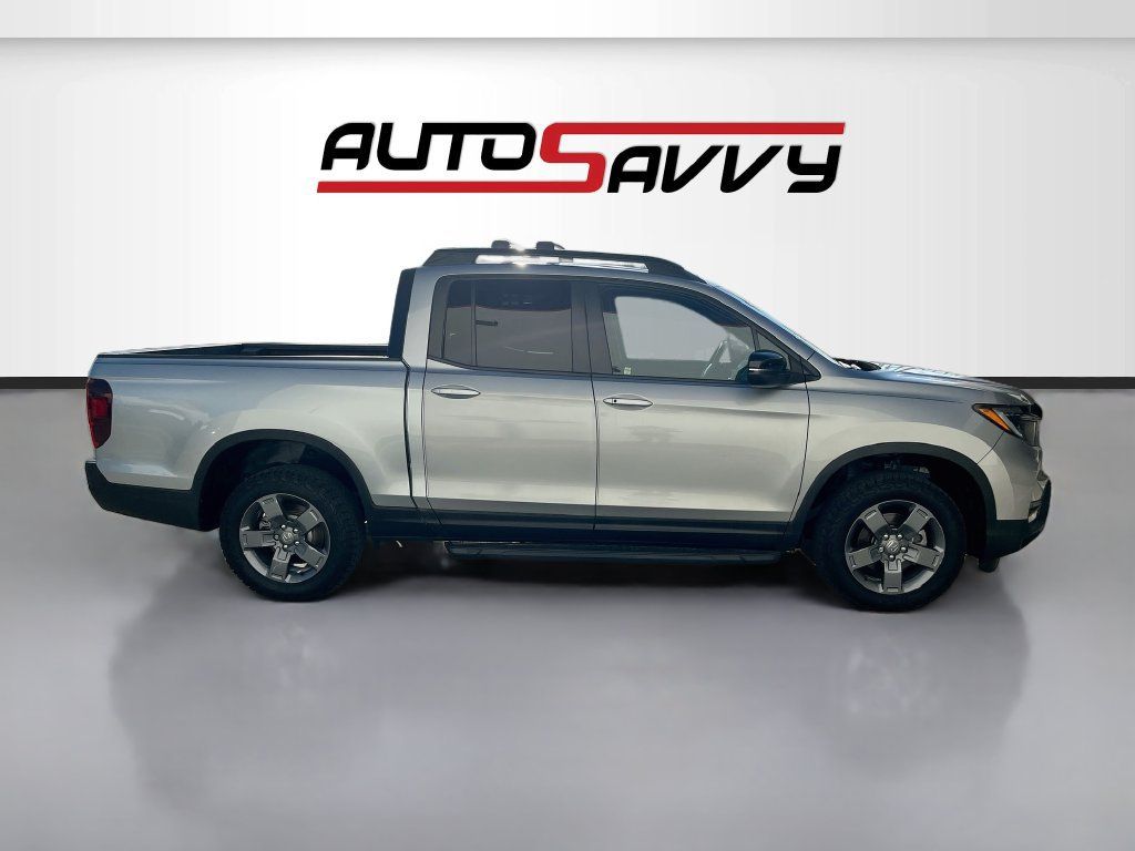 Used 2025 Honda Ridgeline TrailSport image 8
