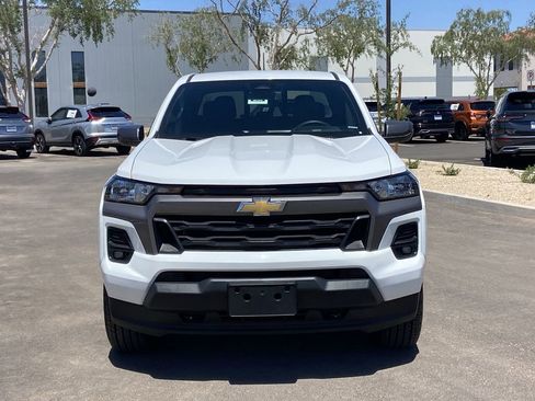Used 2024 Chevrolet Colorado LT w/ LT Convenience Package II AWD/4WD image 3