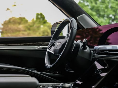 Used 2025 Cadillac Escalade Sport Platinum image 54