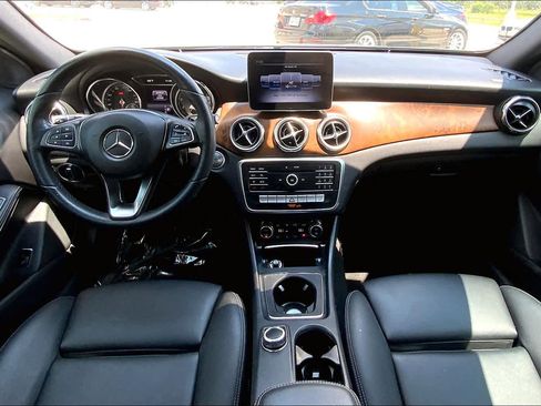 Used 2019 Mercedes-Benz GLA 250 image 13