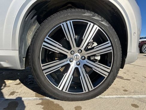 Certified 2024 Volvo XC90 T8 Ultimate w/ Protection Package image 11