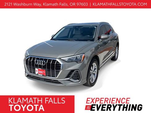 Used 2021 Audi Q3 2.0T Premium w/ Convenience Package AWD/4WD image 1