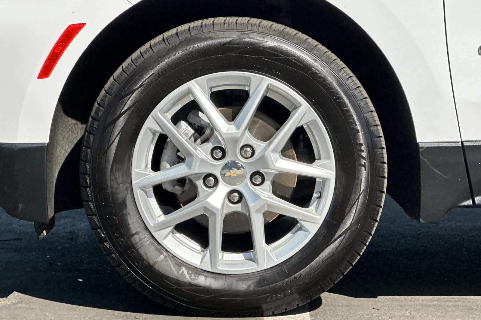 Used 2023 Chevrolet Equinox LT AWD/4WD image 27