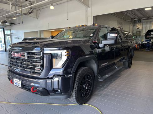 Used 2024 GMC Sierra 2500 AT4 w/ Max Trailering Package AWD/4WD image 4