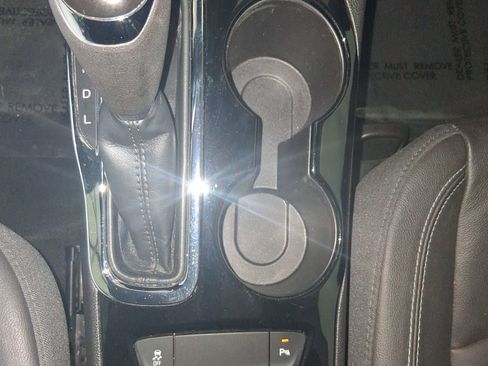 Used 2017 Chevrolet Cruze Premier image 26