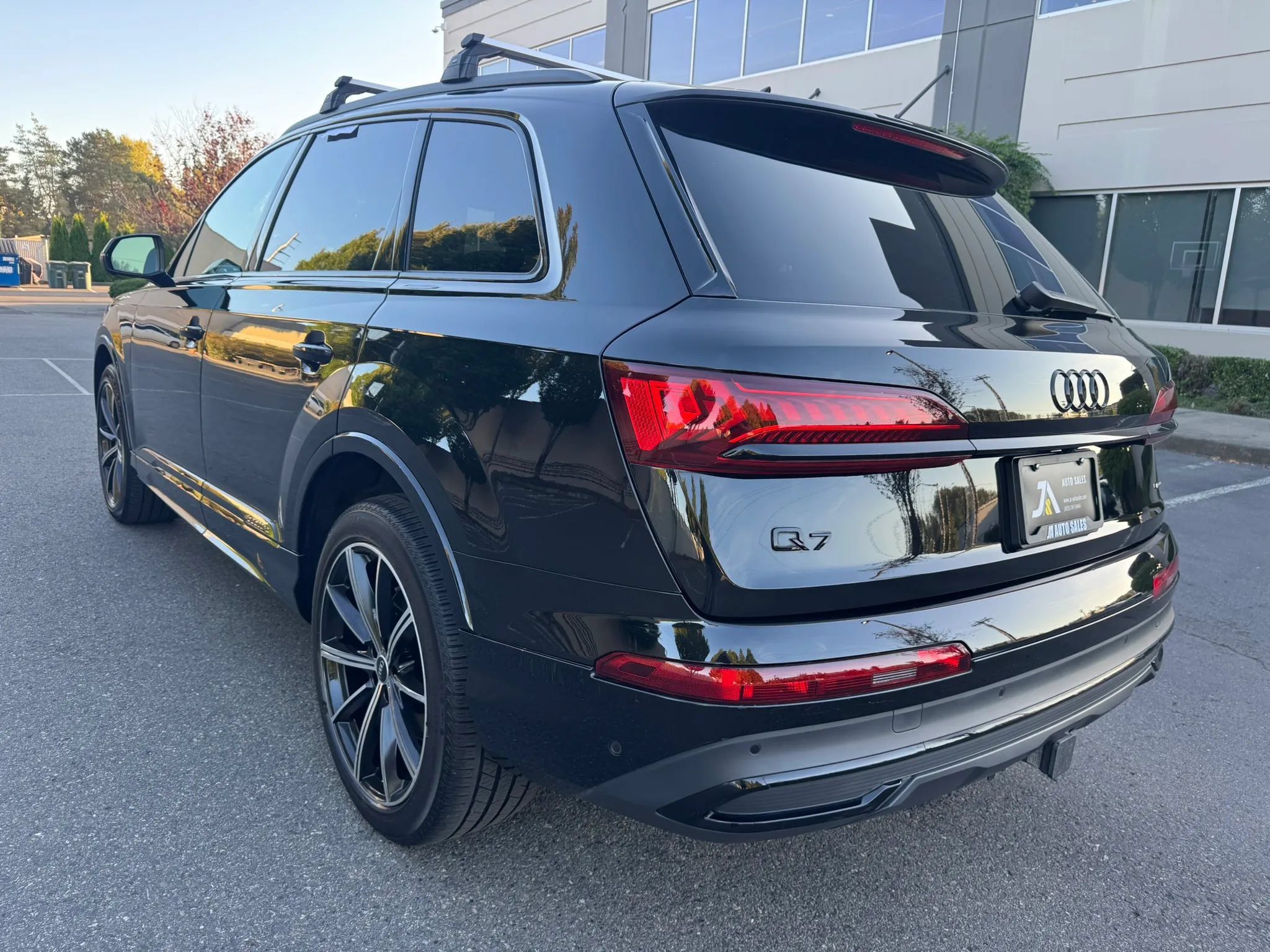 Used 2022 Audi Q7 3.0T Premium Plus w/ Premium Plus Package AWD/4WD image 8