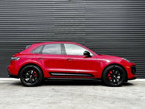 Certified 2025 Porsche Macan GTS image 8