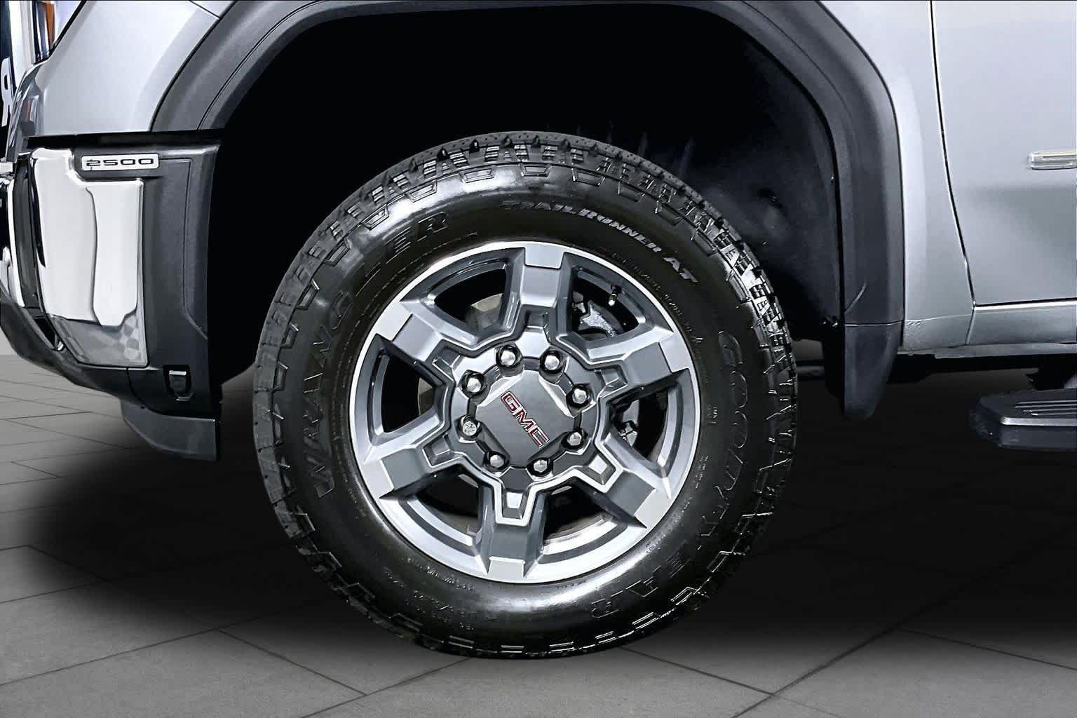 Used 2025 GMC Sierra 2500 SLT w/ Texas SLT Premium Package AWD/4WD image 10