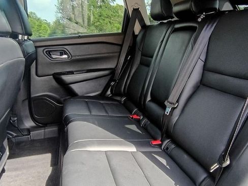 Used 2023 Nissan Rogue SV w/ SV Premium B Package FWD image 13