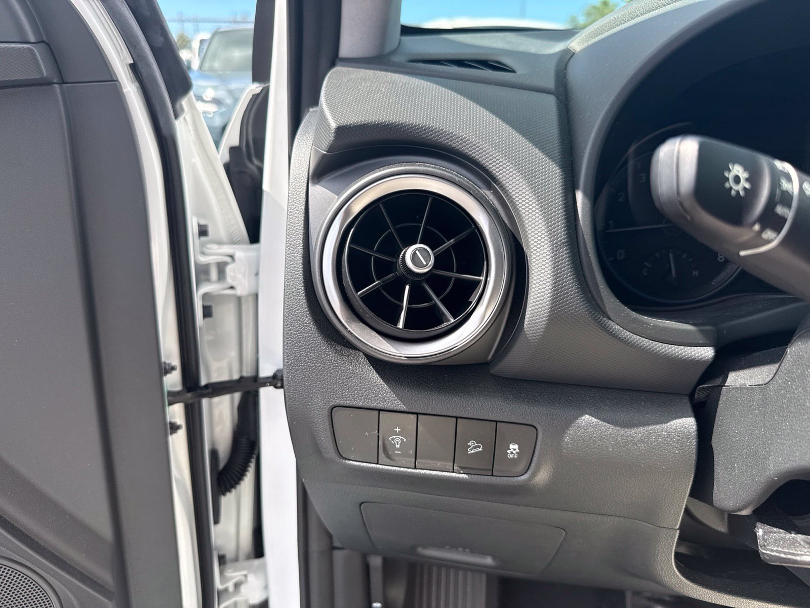 Used 2018 Hyundai Elantra SE FWD image 19