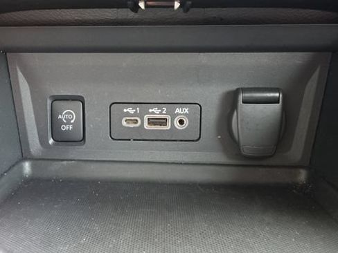 Used 2025 Nissan Sentra SV FWD image 17
