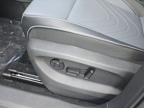 New 2026 Volkswagen Tiguan SE R-Line image 6