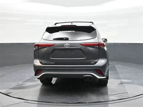 Certified 2021 Toyota Highlander XSE image 11