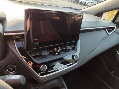 Used 2025 Toyota Corolla SE image 17