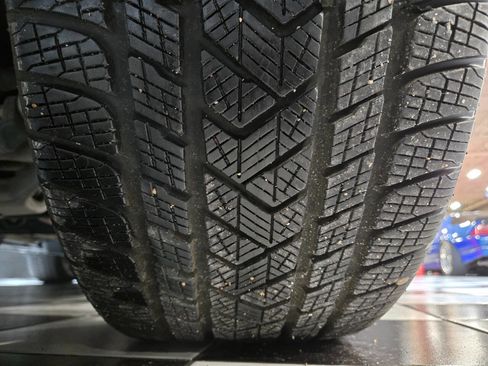 Used 2013 Porsche Cayenne GTS image 20