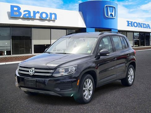 Used 2017 Volkswagen Tiguan Limited w/ Premium Package AWD/4WD image 2