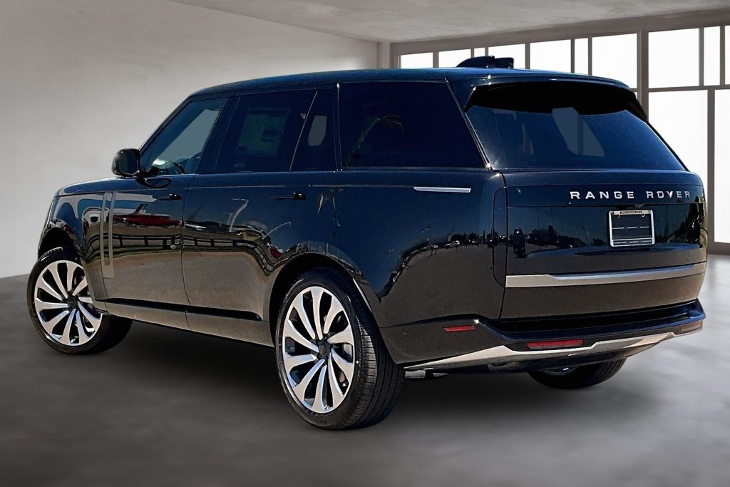 New 2026 Land Rover Range Rover Long Wheelbase SE AWD/4WD image 3