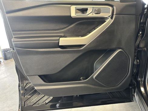 Certified 2021 Ford Explorer Limited w/ Hybrid Equipment Group 310A image 16