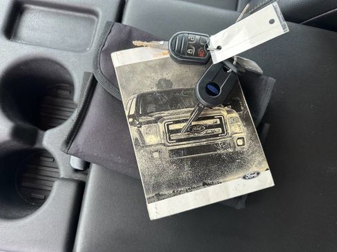 Used 2015 Ford F250 Lariat w/ Camper Package image 34