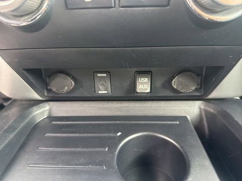 Used 2018 Toyota Tundra Limited w/ Limited Premium Package image 31