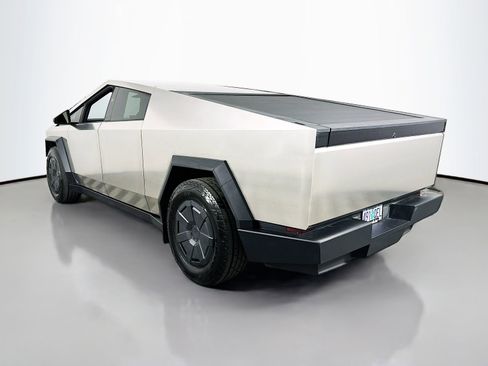 Used 2024 Tesla Cybertruck AWD Crew Cab image 6