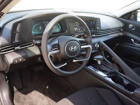 New 2025 Hyundai Elantra Blue image 19