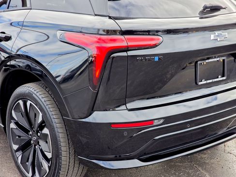 Used 2024 Chevrolet Blazer EV RS image 13