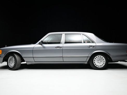 Used 1991 Mercedes-Benz 560 SEL image 17