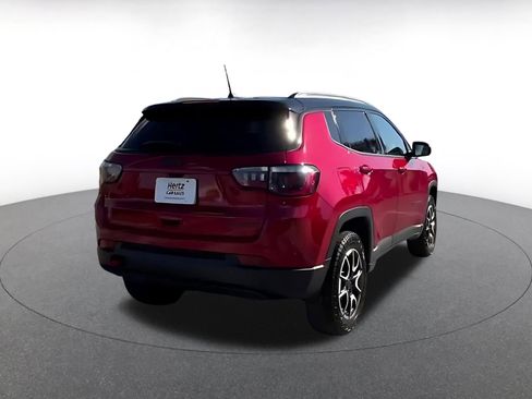 Used 2025 Jeep Compass Trailhawk image 21