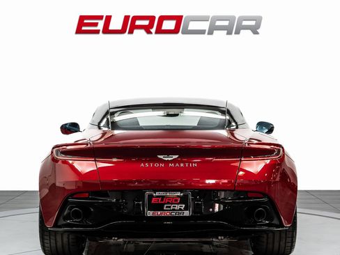 Used 2024 Aston Martin DB12 Coupe image 4