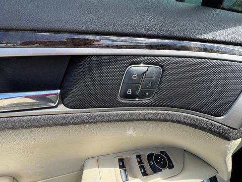 Used 2013 Lincoln MKZ Hybrid FWD image 9