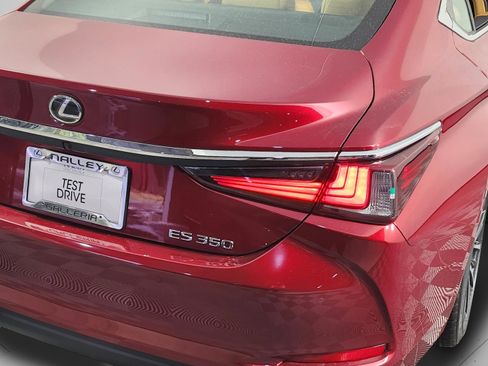New 2025 Lexus ES 350 w/ Premium Package image 9