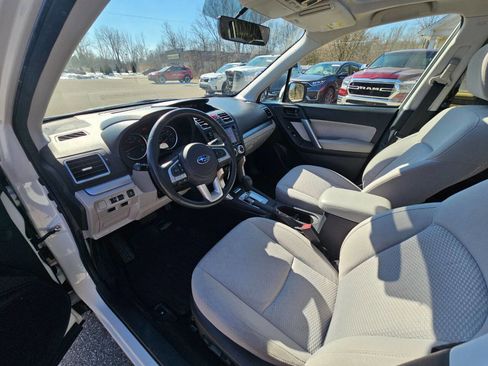 Used 2017 Subaru Forester 2.5i Premium w/ All-Weather Package image 10