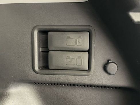 Used 2024 GMC Terrain SLT image 26