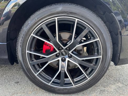 Used 2019 Audi Q8 Prestige w/ Luxury Package AWD/4WD image 21