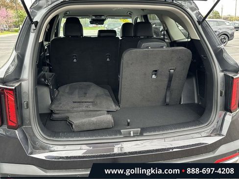 Certified 2025 Kia Sorento S AWD/4WD image 9