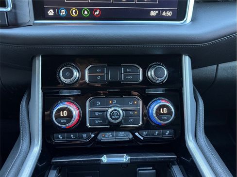 Used 2021 GMC Yukon Denali w/ Denali Premium Package AWD/4WD image 28
