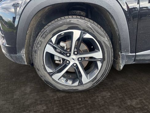 Used 2025 Chevrolet Trax RS w/ Driver Confidence Package FWD image 9