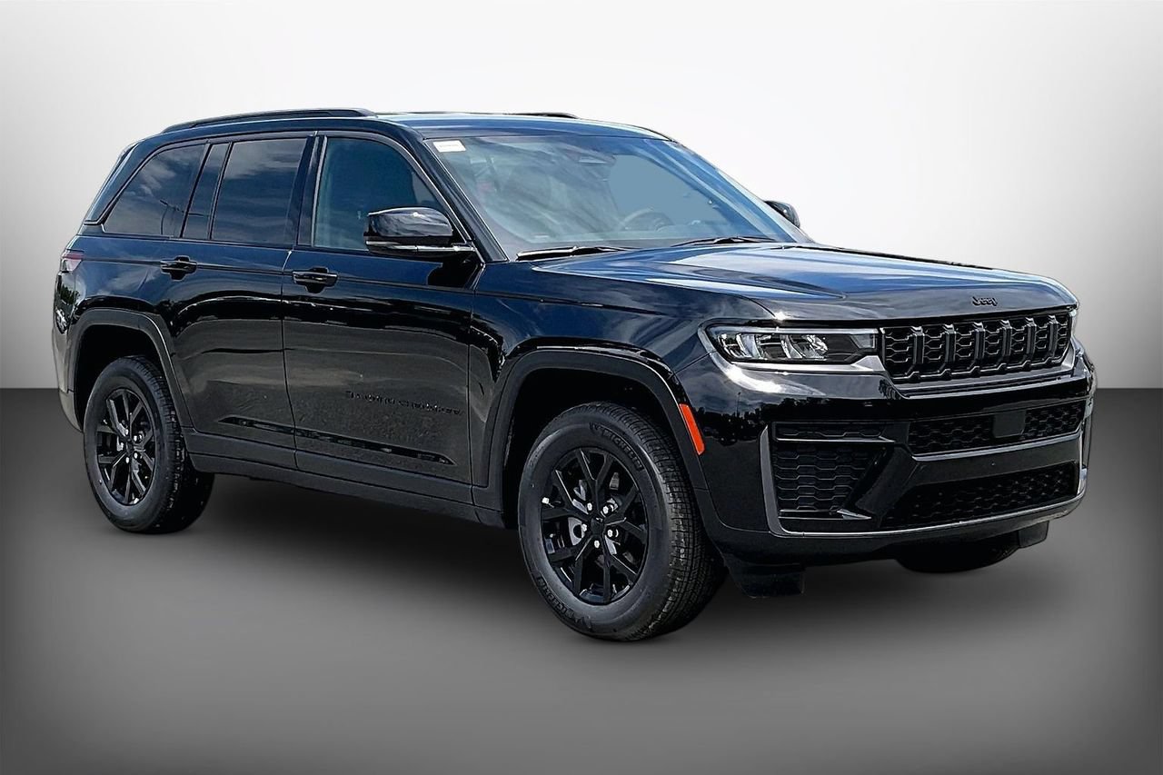 New 2026 Jeep Grand Cherokee Altitude AWD/4WD image 1