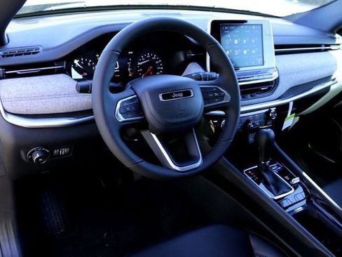 New 2026 Jeep Compass Latitude image 8