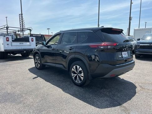 Used 2022 Nissan Rogue SV FWD image 5