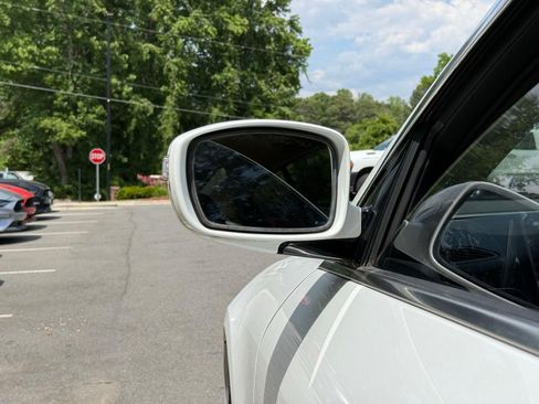 Used 2012 Hyundai Genesis 3.8 w/ Premium Pkg RWD image 13