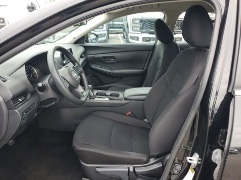 Used 2024 Nissan Sentra S image 11