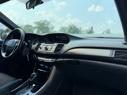 Used 2016 Honda Accord Sport image 17